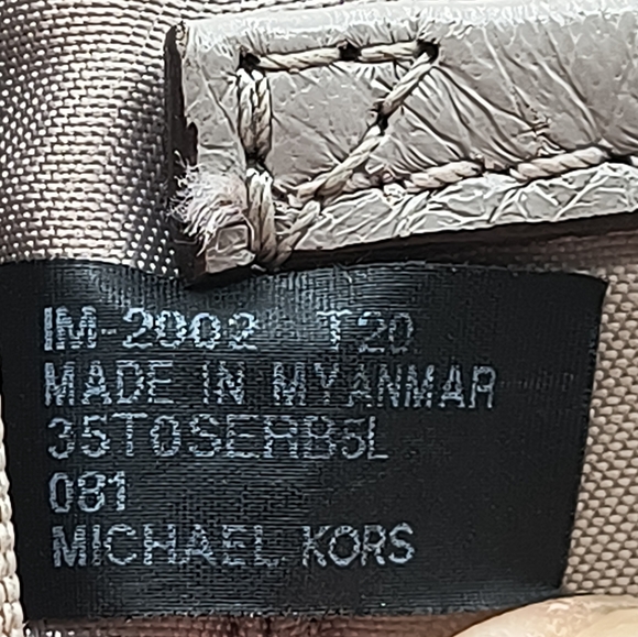 Michael Kors Erin Grey Convertible Mini Pebbled Leather Backpack - Picture 9 of 9